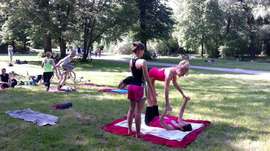 OpenAir in Munich acroyoga community