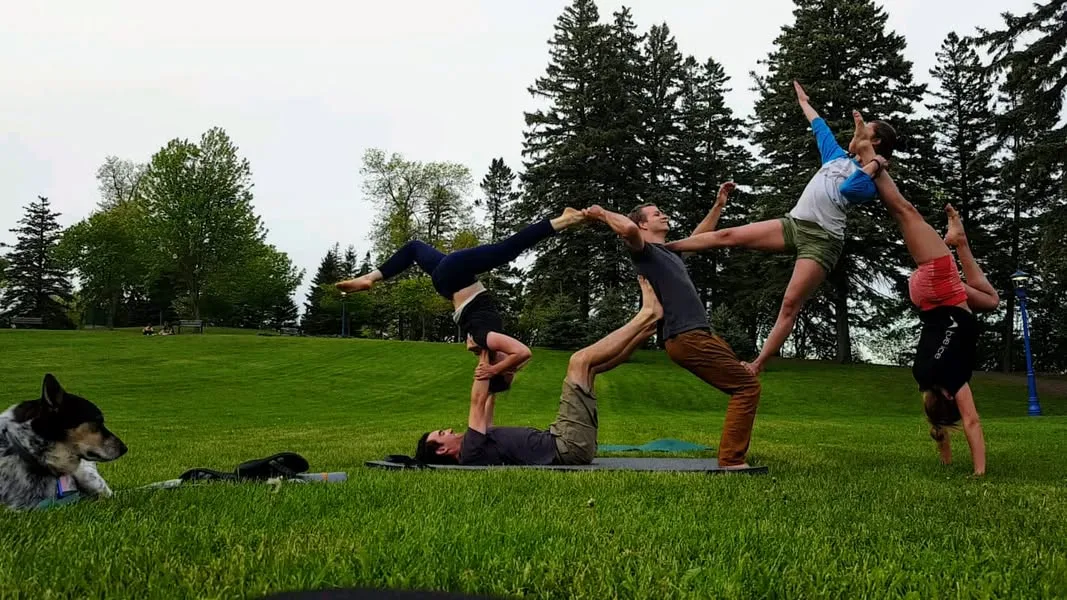 Cirque Duluth acroyoga community