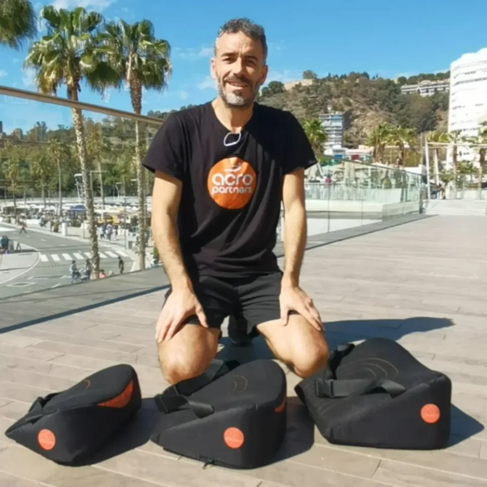 Aldo with the Acropartners pillow collection in Málaga