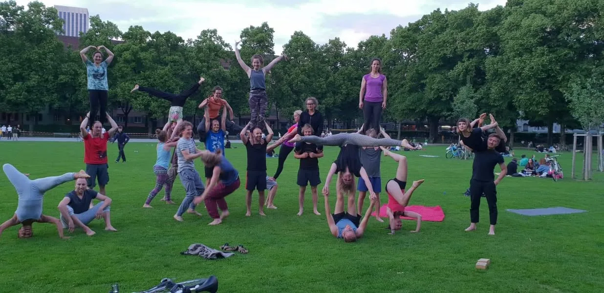Zurich acroyoga community