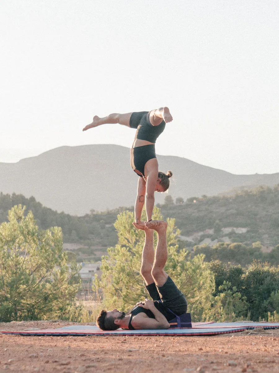 Basic Acroyoga Training 50h — acroyoga teacher training