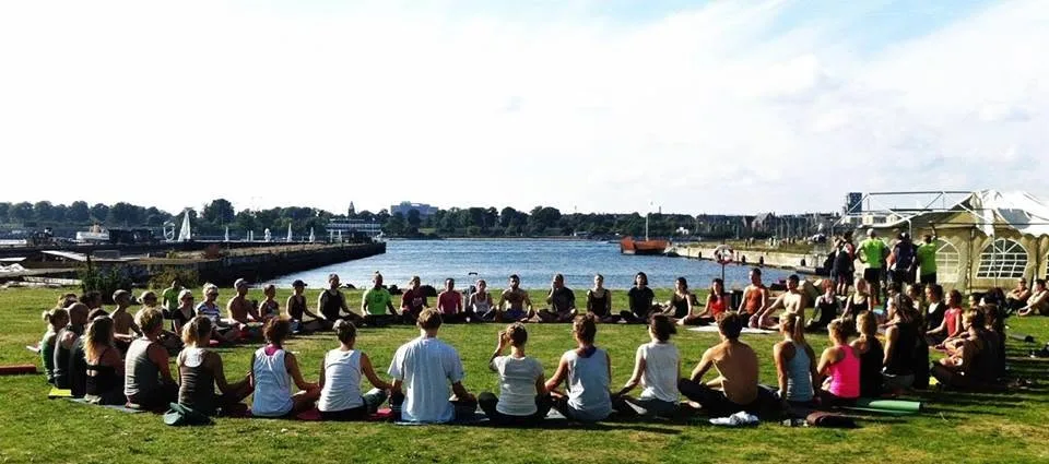 Akroyoga Danmark ( Denmark